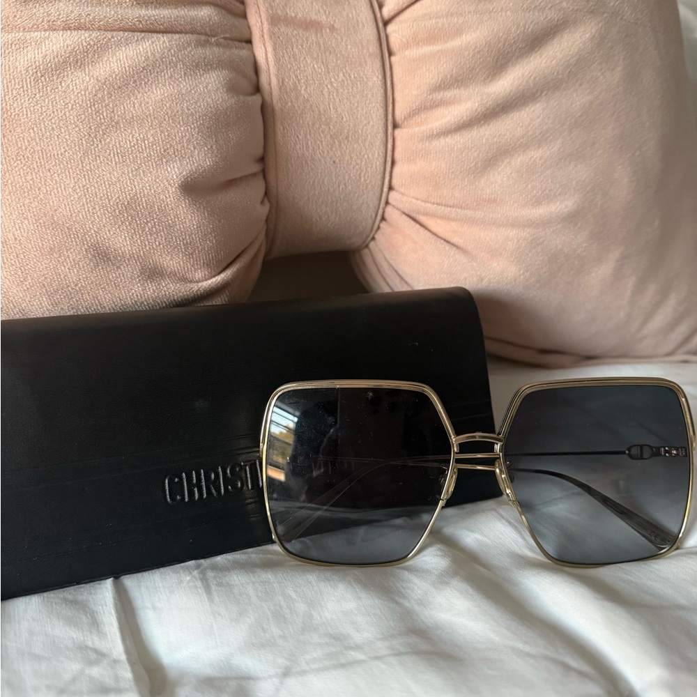 DiorCannage S1U
Blue Square Sunglasses